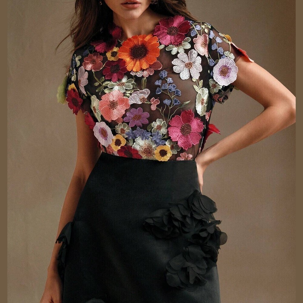 Black Mesh 3D Floral Embroidered Crop Top - Picture 4 of 8